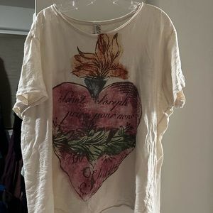 Magnolia Pearl T shirt.  Off white OS